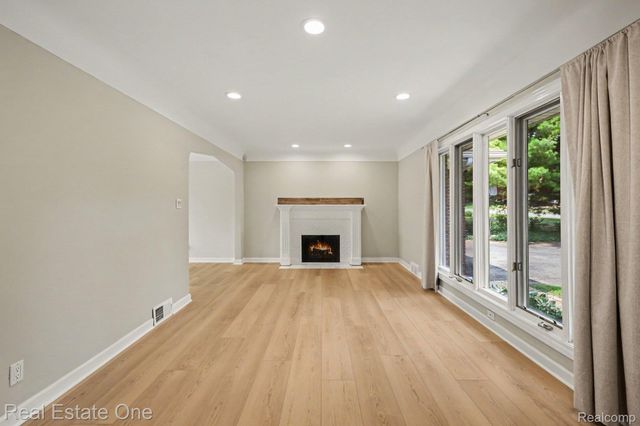2888 Colonial Way, Bloomfield Hills, MI 48304