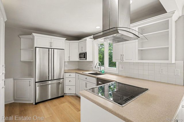 2888 Colonial Way, Bloomfield Hills, MI 48304