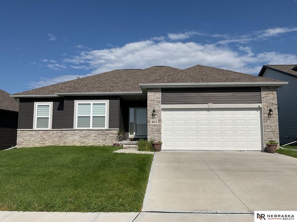 5613 N 179th Street, Omaha, NE 68116