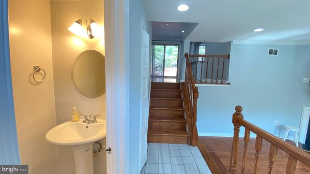 5876 KARA PL, Burke, VA 22015