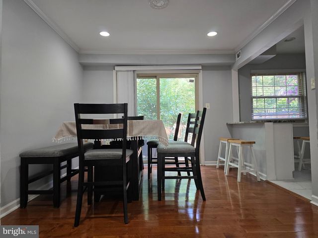 5876 KARA PL, Burke, VA 22015