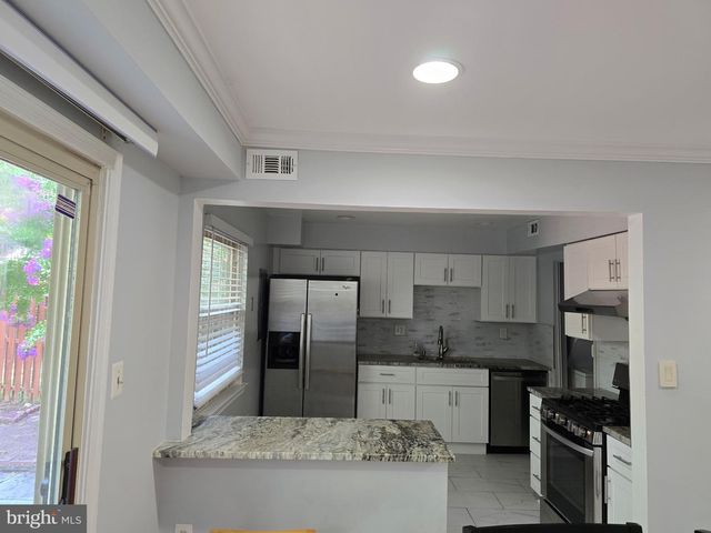 5876 KARA PL, Burke, VA 22015