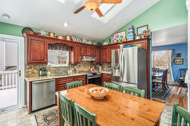 26 Violet Road, Bayville, NY 11709
