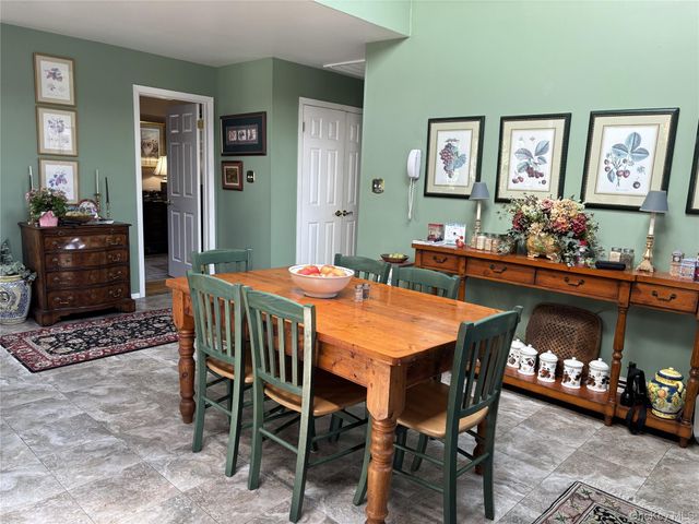 26 Violet Road, Bayville, NY 11709