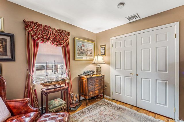 26 Violet Road, Bayville, NY 11709
