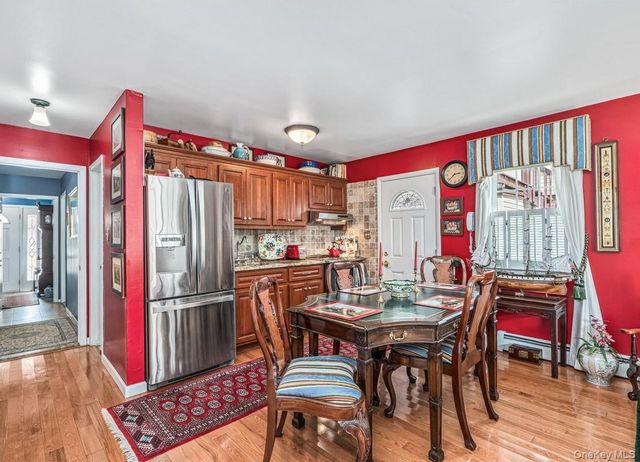 26 Violet Road, Bayville, NY 11709