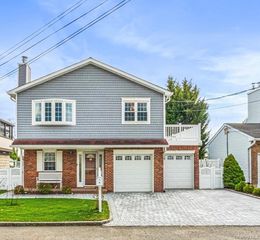 26 Violet Road, Bayville, NY 11709