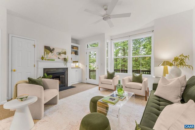 111 MELBOURNE PRK #B, Charlottesville, VA 22901
