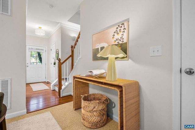 111 MELBOURNE PRK #B, Charlottesville, VA 22901