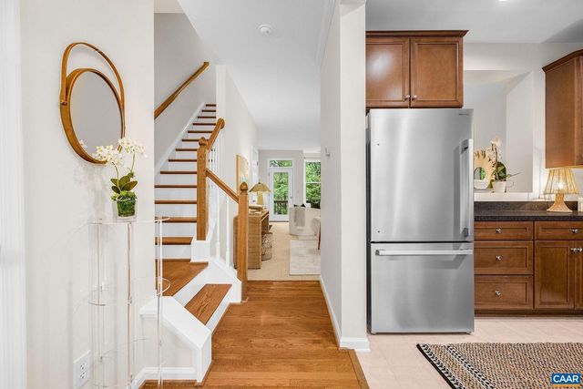 111 MELBOURNE PRK #B, Charlottesville, VA 22901