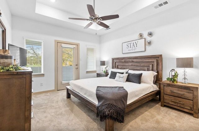 698 N Center Street, Arlington, TX 76011