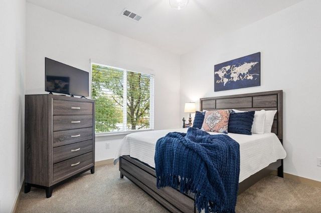 698 N Center Street, Arlington, TX 76011