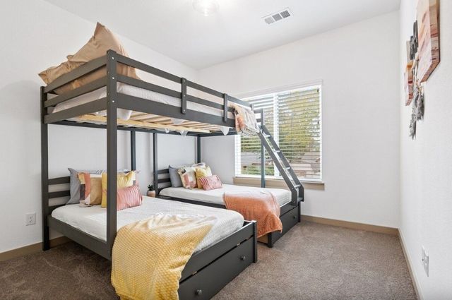 698 N Center Street, Arlington, TX 76011