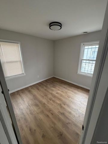 3887 Moore Avenue, Inkster, MI 48141