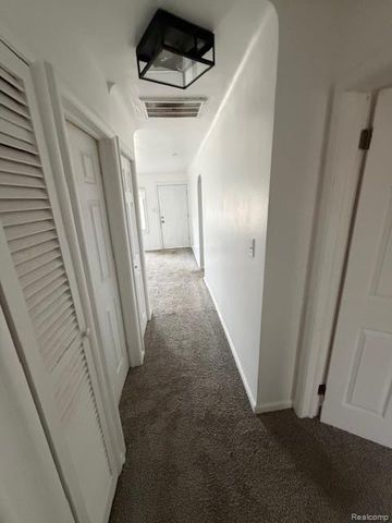 3887 Moore Avenue, Inkster, MI 48141