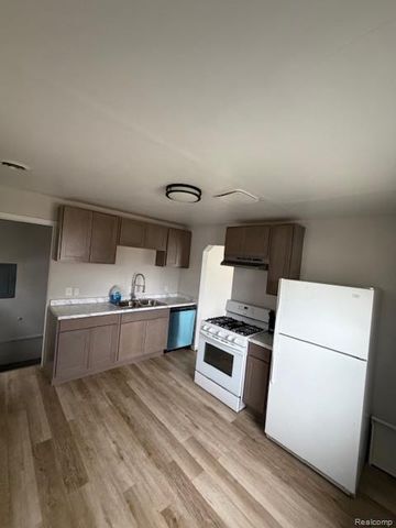 3887 Moore Avenue, Inkster, MI 48141