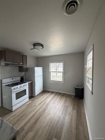 3887 Moore Avenue, Inkster, MI 48141