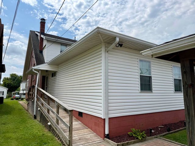 2486 Collis Avenue, Huntington, WV 25703