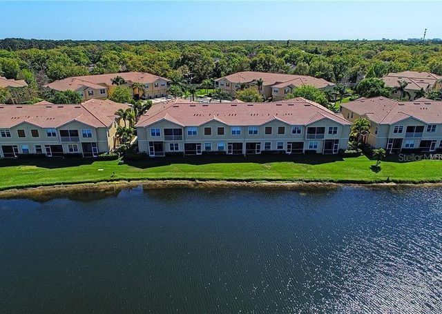 3672 PARKRIDGE CIRCLE 27-106, Sarasota, FL 34243