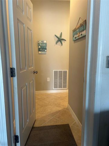 3672 PARKRIDGE CIRCLE 27-106, Sarasota, FL 34243