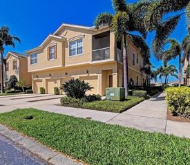 3672 PARKRIDGE CIRCLE 27-106, Sarasota, FL 34243