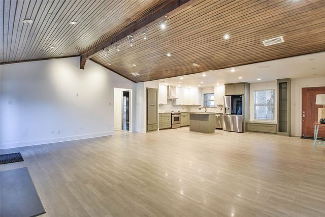 712 Squaw Creek Road, Willow Park, TX 76087