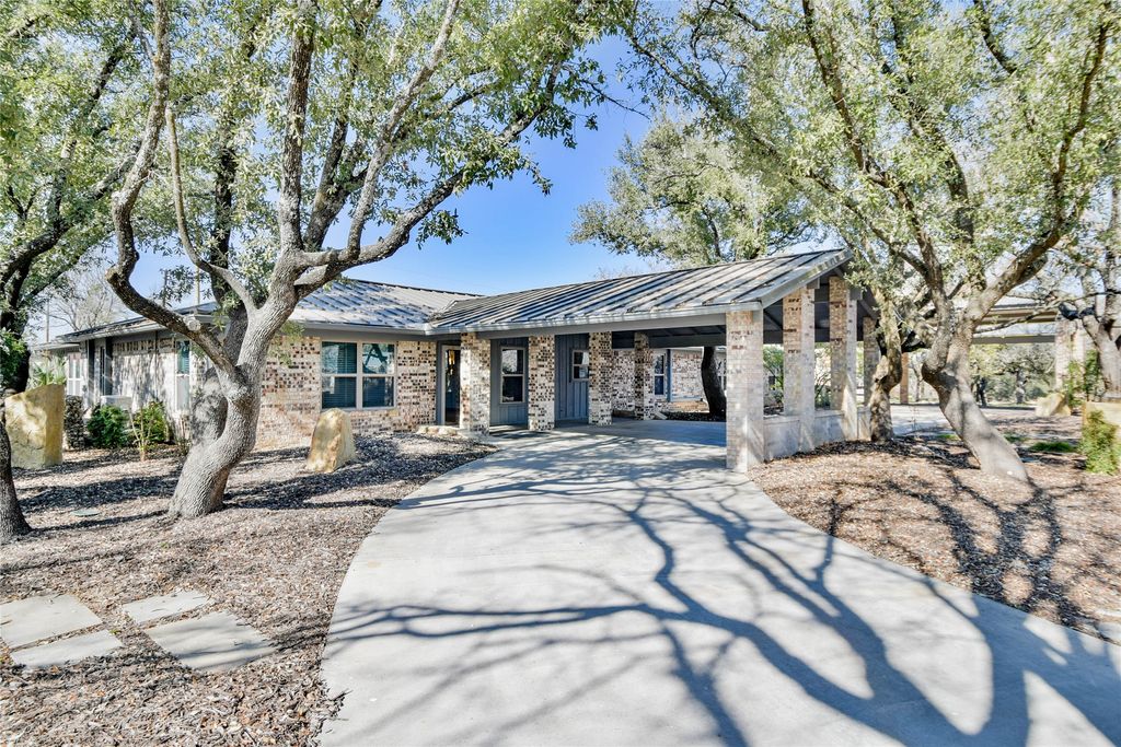 712 Squaw Creek Road, Willow Park, TX 76087