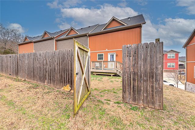 2827 W Cottonwillow Way, Fayetteville, AR 72704