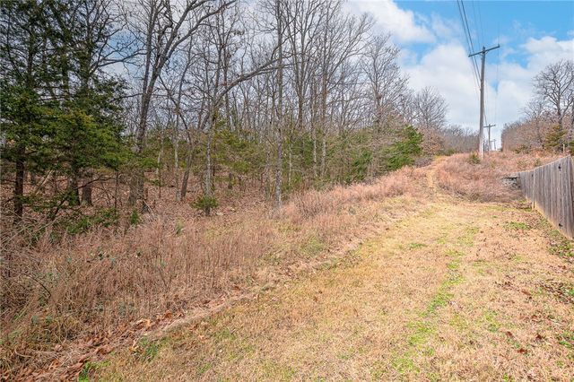 2827 W Cottonwillow Way, Fayetteville, AR 72704