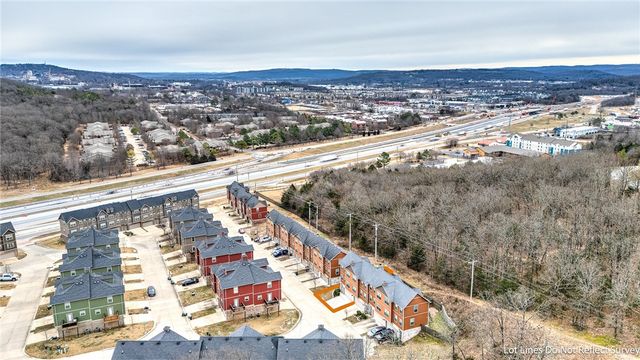 2827 W Cottonwillow Way, Fayetteville, AR 72704