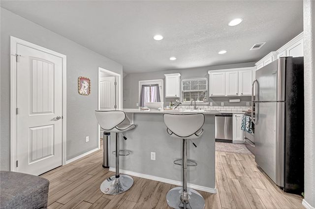 2827 W Cottonwillow Way, Fayetteville, AR 72704