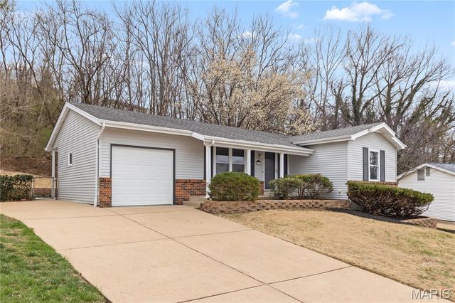 1251 Green Knoll Drive, Fenton, MO 63026