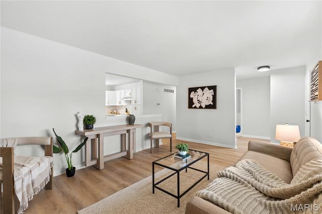 1251 Green Knoll Drive, Fenton, MO 63026