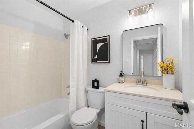 1251 Green Knoll Drive, Fenton, MO 63026