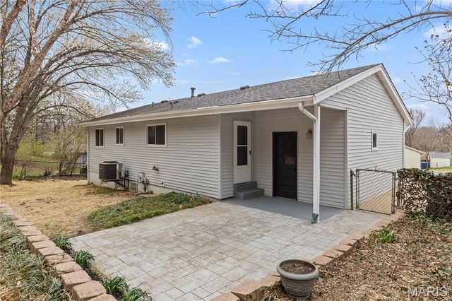 1251 Green Knoll Drive, Fenton, MO 63026