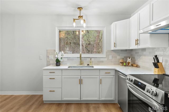 1251 Green Knoll Drive, Fenton, MO 63026