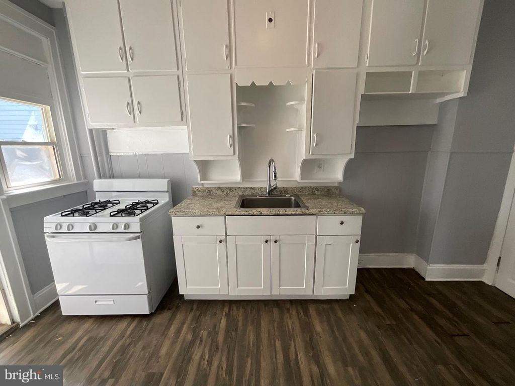 Image 5 of property listing at 3809 BOARMAN AVE, Baltimore, MD 21215