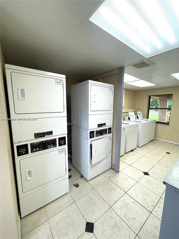 10431 N Kendall Dr D314, Miami, FL 33176