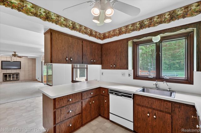 1325 Pine Grove Lane, Milford Charter Township, MI 48381