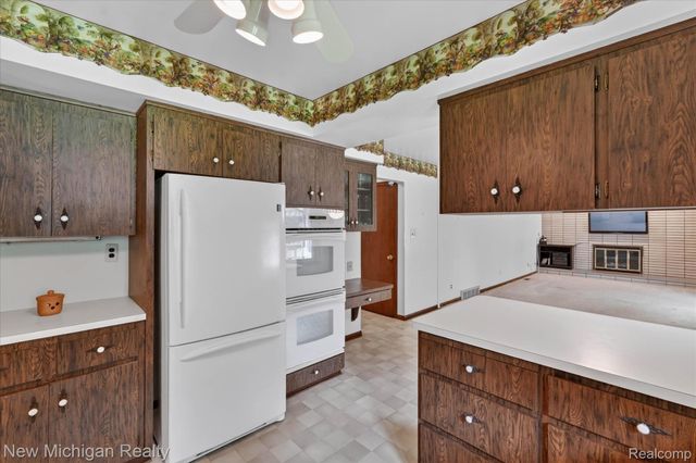 1325 Pine Grove Lane, Milford Charter Township, MI 48381