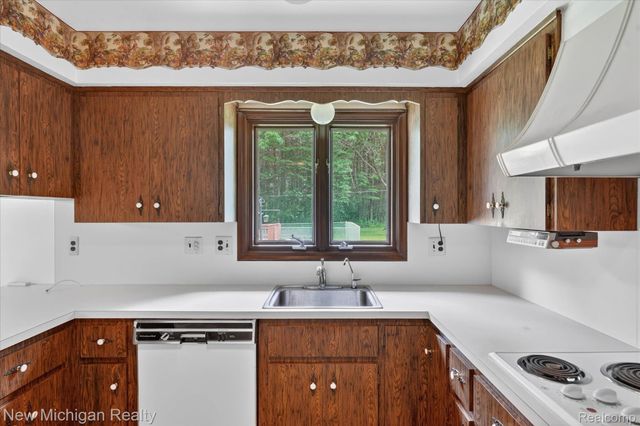 1325 Pine Grove Lane, Milford Charter Township, MI 48381