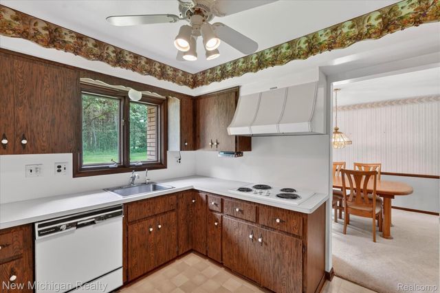 1325 Pine Grove Lane, Milford Charter Township, MI 48381