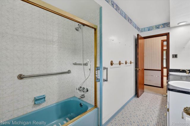 1325 Pine Grove Lane, Milford Charter Township, MI 48381
