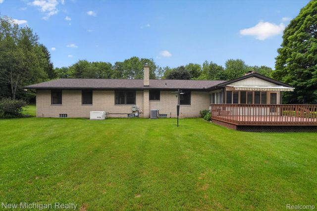 1325 Pine Grove Lane, Milford Charter Township, MI 48381
