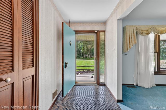 1325 Pine Grove Lane, Milford Charter Township, MI 48381