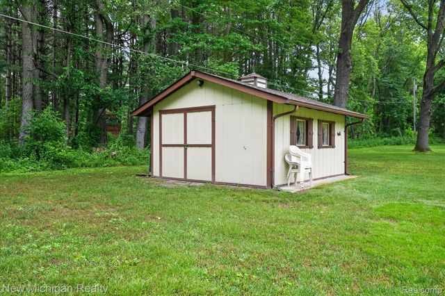 1325 Pine Grove Lane, Milford Charter Township, MI 48381