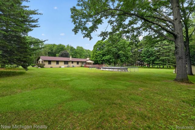 1325 Pine Grove Lane, Milford Charter Township, MI 48381