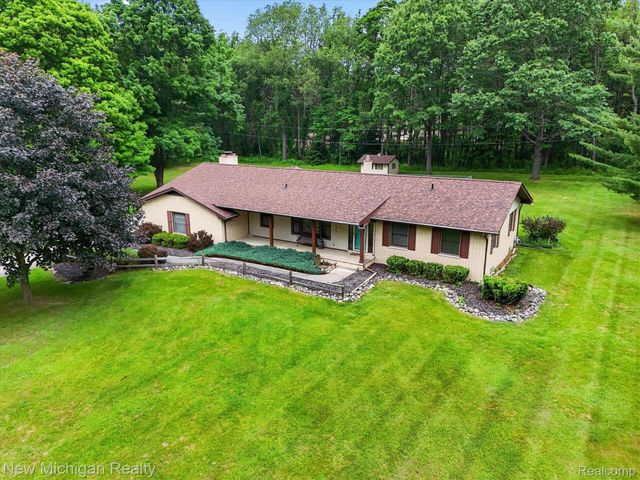 1325 Pine Grove Lane, Milford Charter Township, MI 48381