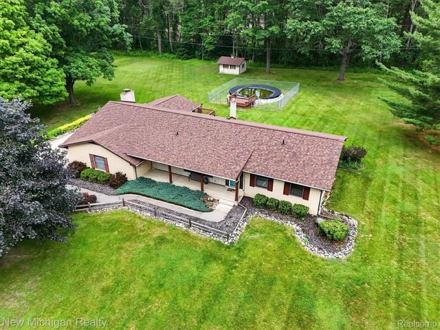 1325 Pine Grove Lane, Milford Charter Township, MI 48381