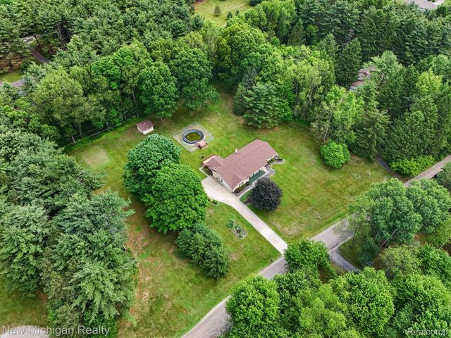 1325 Pine Grove Lane, Milford Charter Township, MI 48381